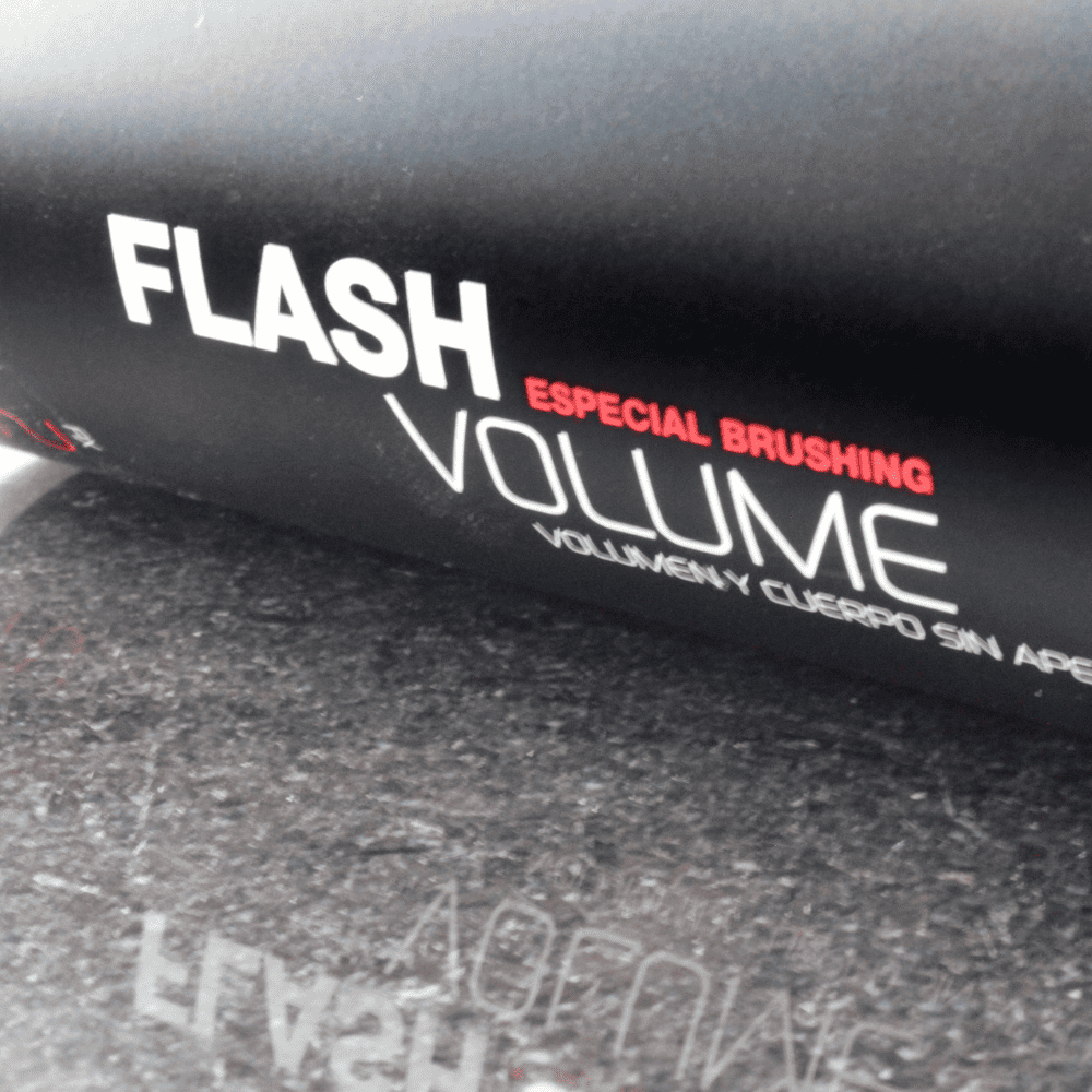 Apimties suteikiantis purškiklis plaukams FLASH VOLUME