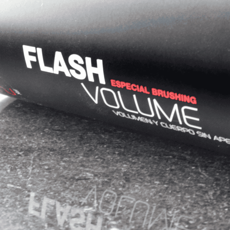 Apimties suteikiantis purškiklis plaukams FLASH VOLUME